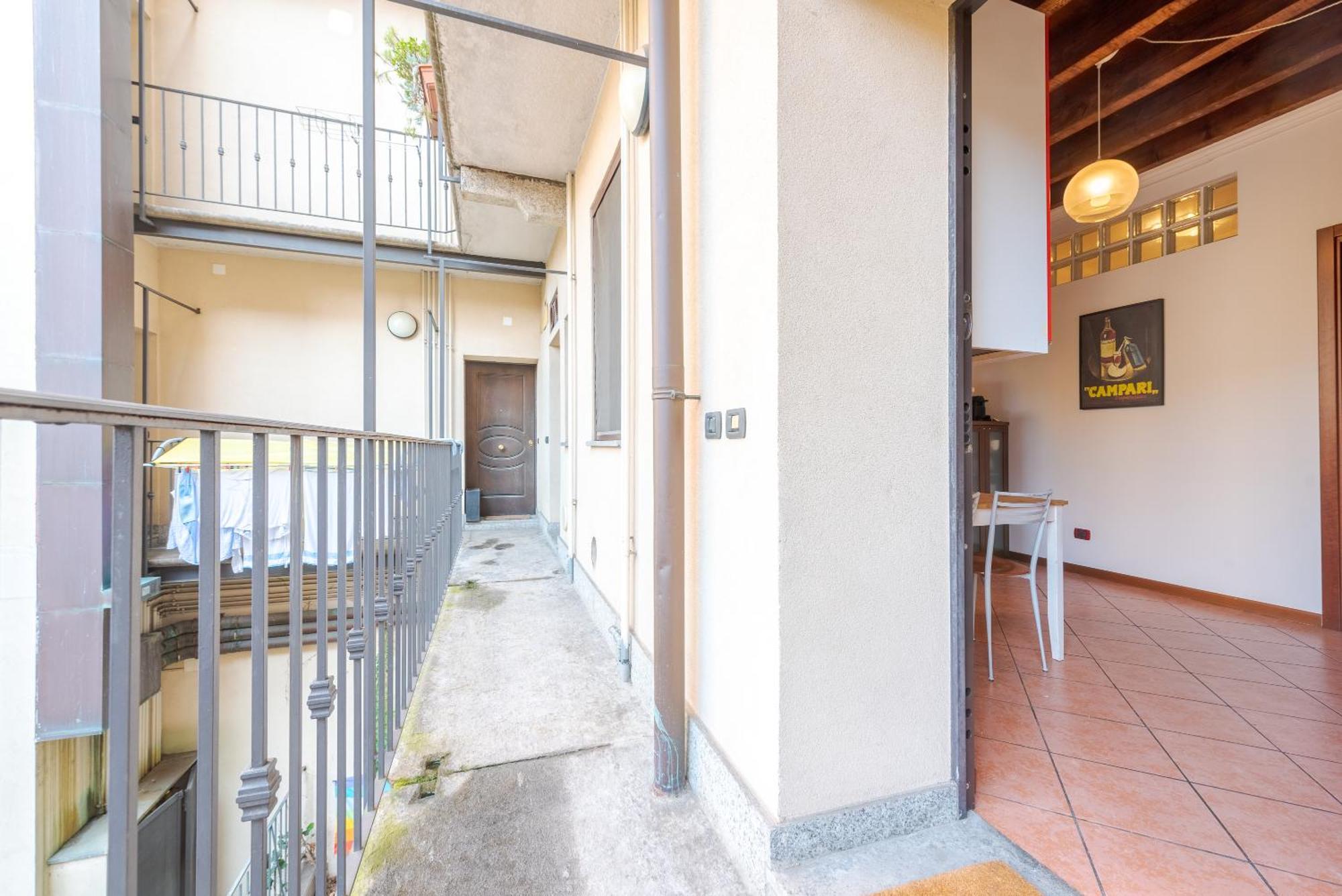 Guest Planet - Rosso Milano Apartment - Navigli Area Ngoại thất bức ảnh