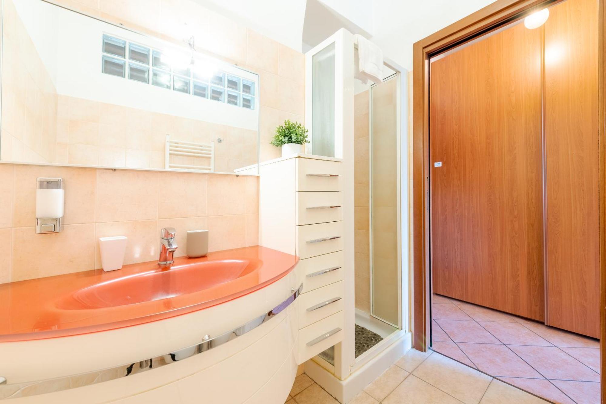Guest Planet - Rosso Milano Apartment - Navigli Area Ngoại thất bức ảnh